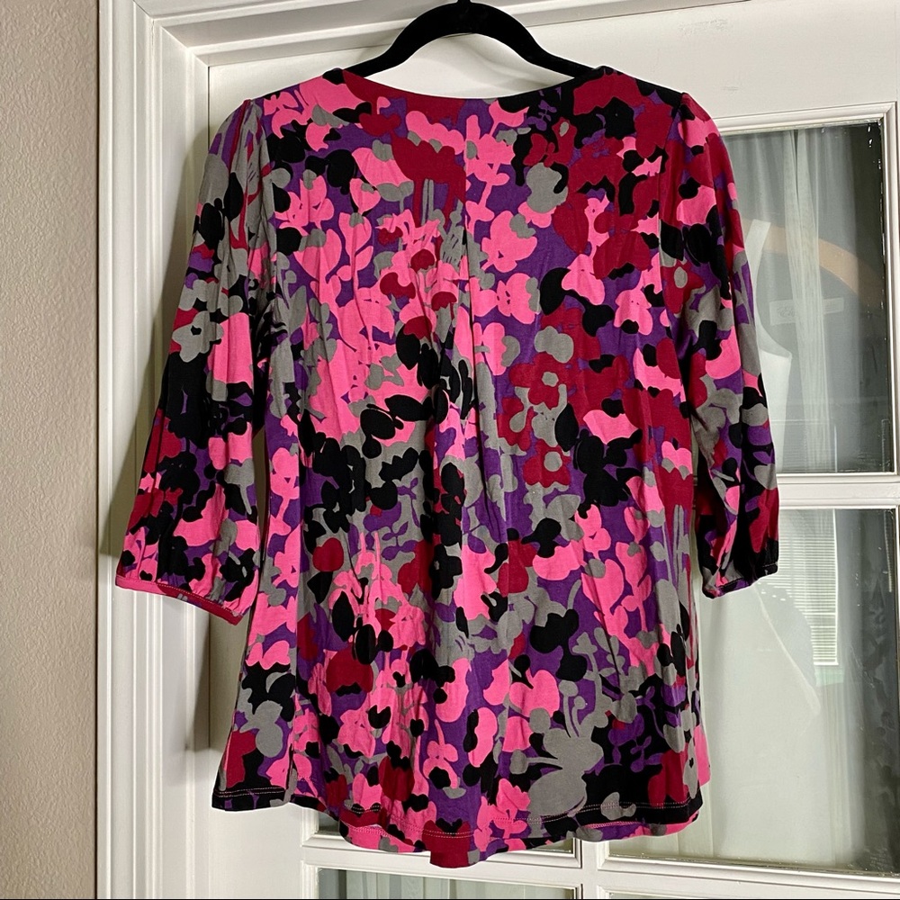 🎉HP!🎉 Pink Floral / Camo Maternity Top - Picture 2 of 3